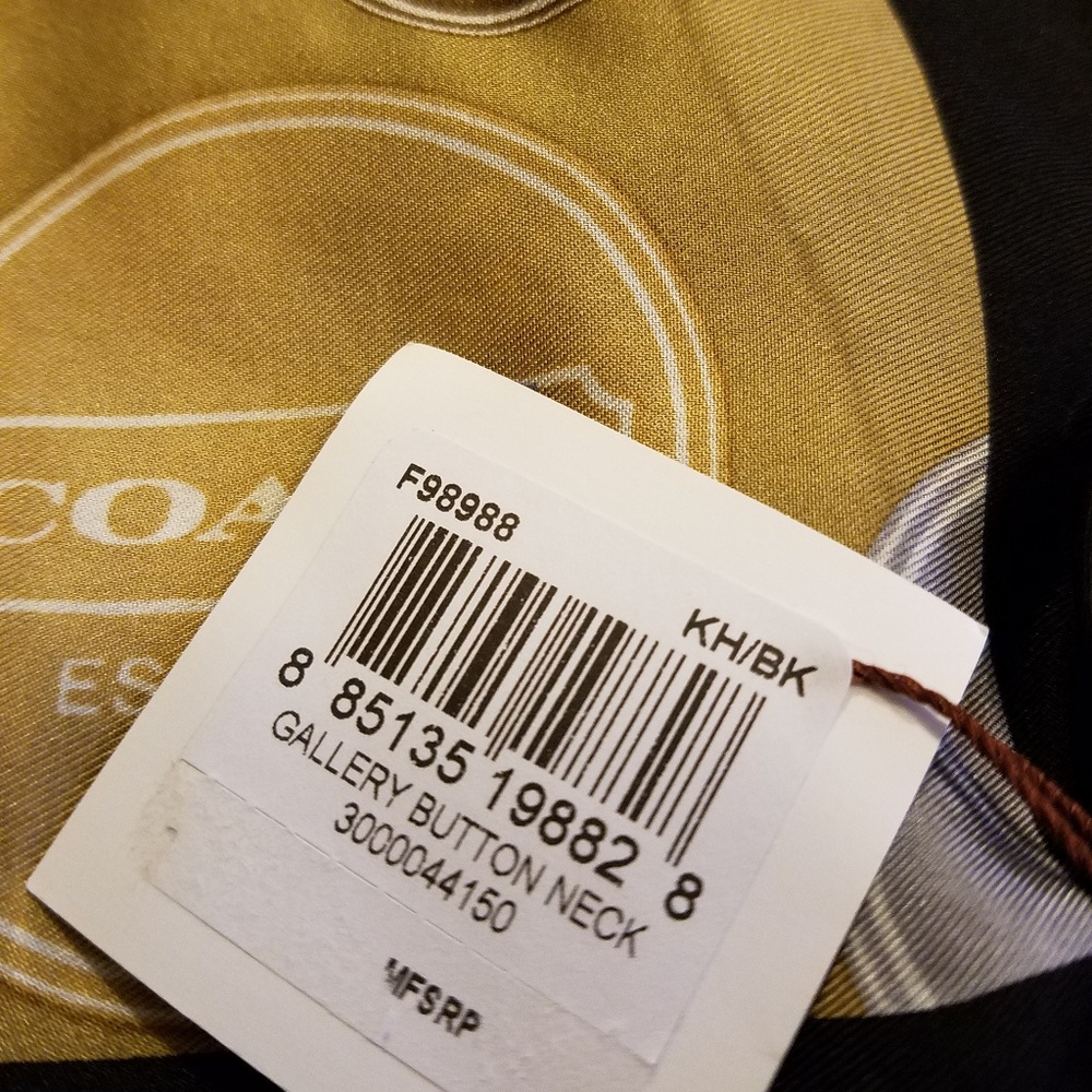 NWT ⚫Coach Gallery Button Scarf - Picture 6 of 6